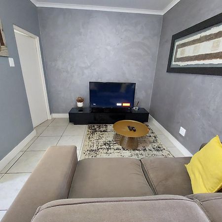 Zwelakho Furnished Apartments The Cube Johannesburg Dış mekan fotoğraf