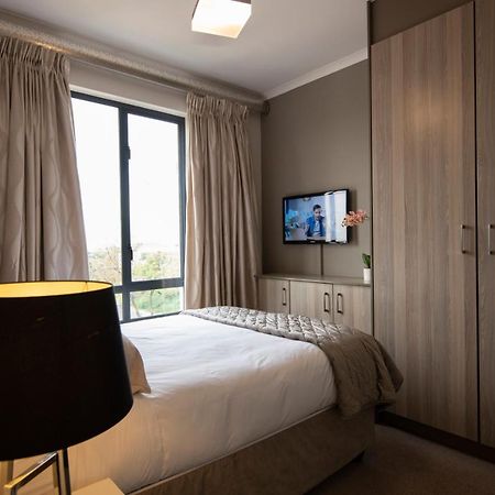Zwelakho Furnished Apartments The Cube Johannesburg Dış mekan fotoğraf