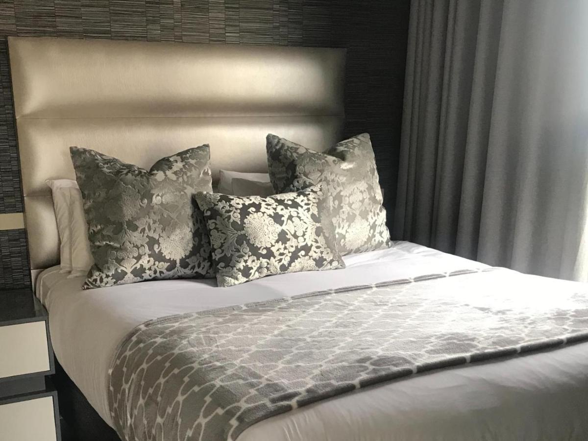 Zwelakho Furnished Apartments The Cube Johannesburg Dış mekan fotoğraf