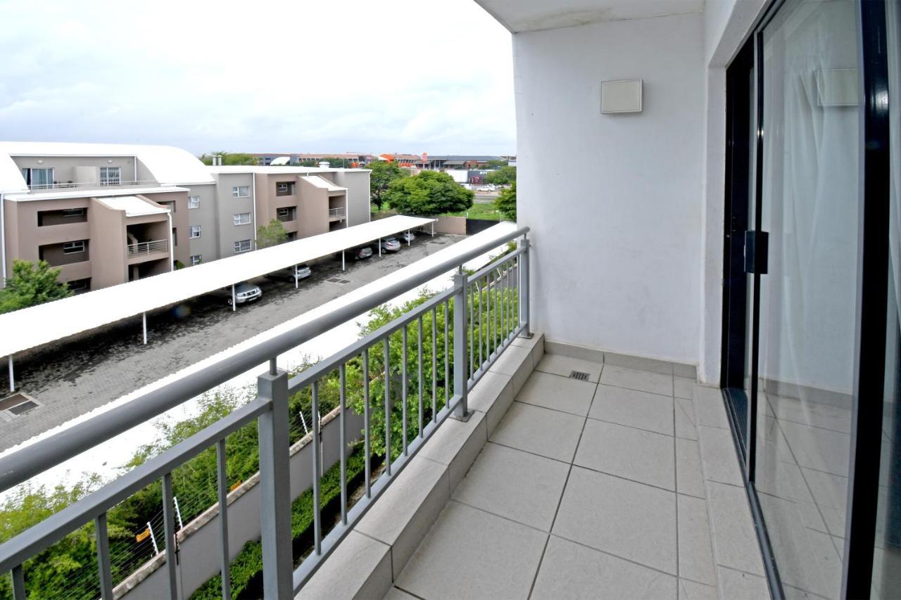 Zwelakho Furnished Apartments The Cube Johannesburg Dış mekan fotoğraf