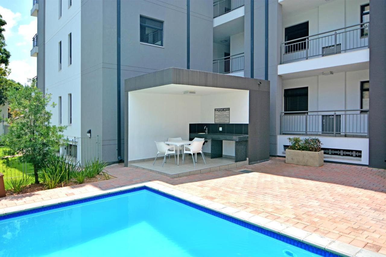 Zwelakho Furnished Apartments The Cube Johannesburg Dış mekan fotoğraf