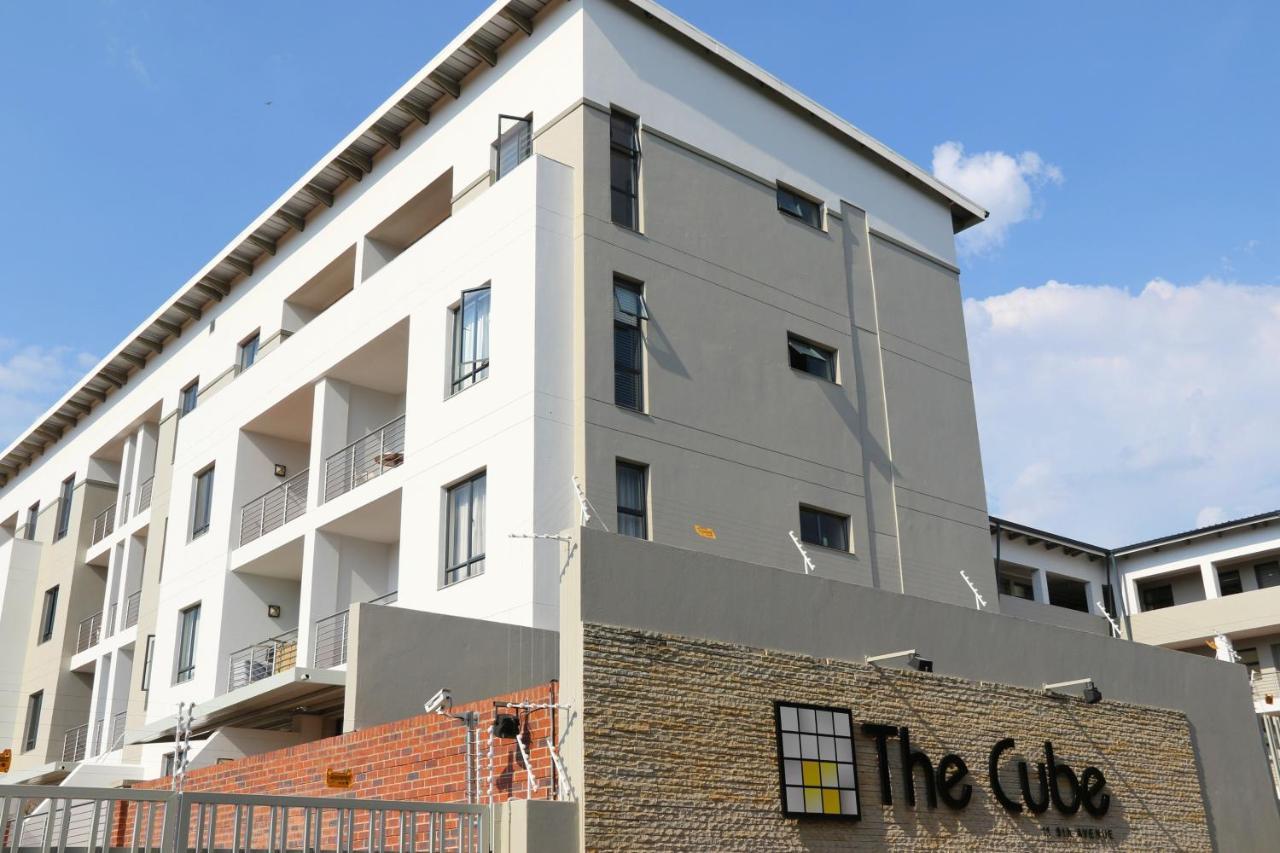 Zwelakho Furnished Apartments The Cube Johannesburg Dış mekan fotoğraf