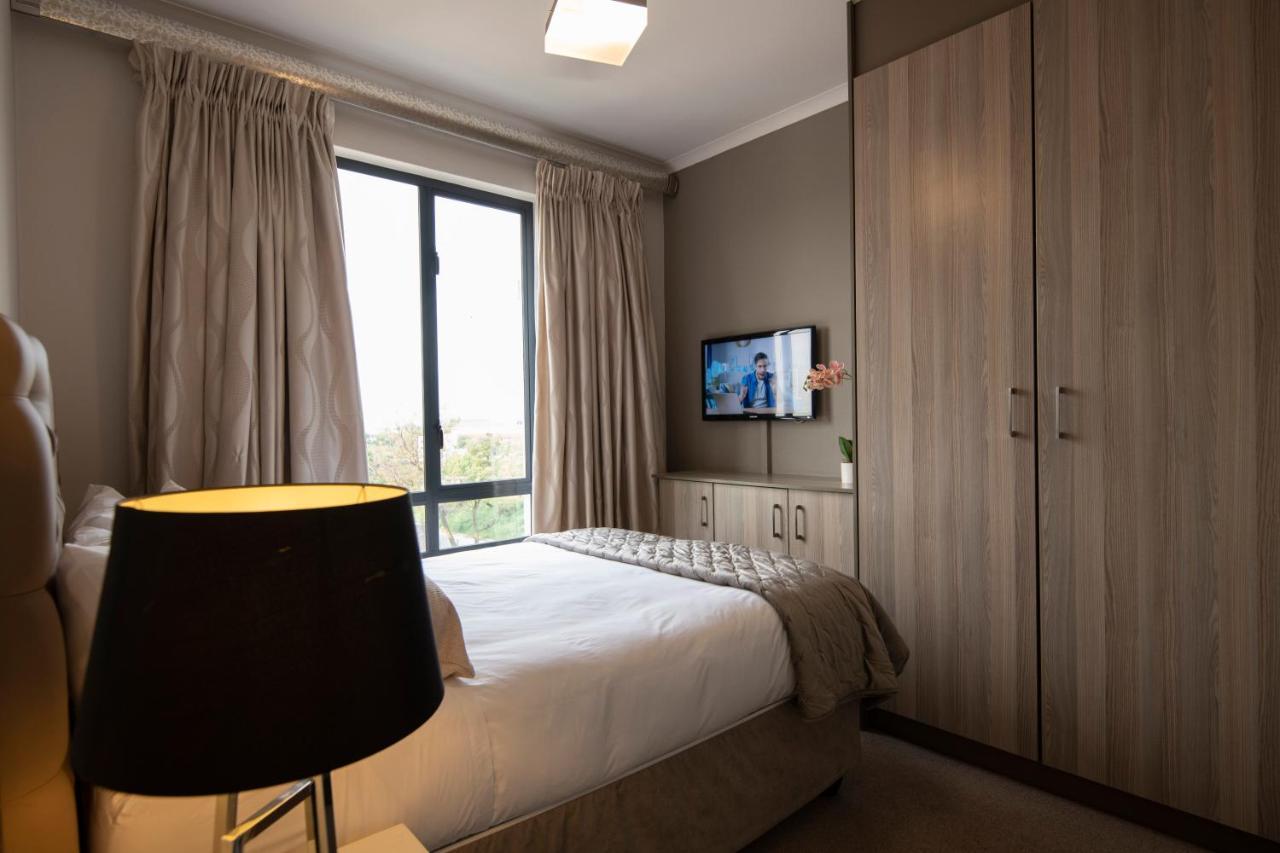 Zwelakho Furnished Apartments The Cube Johannesburg Dış mekan fotoğraf